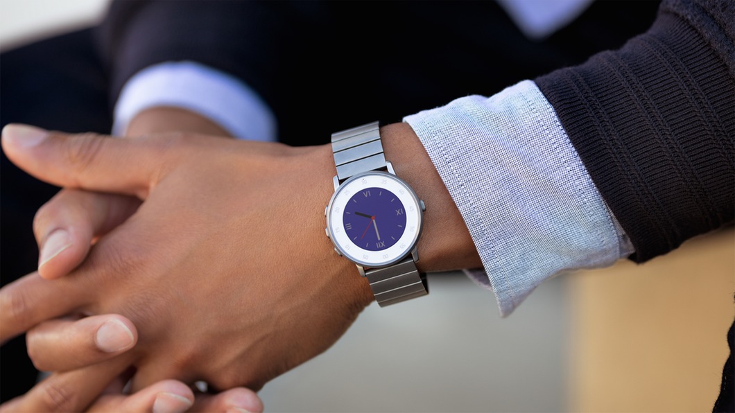 Pebble Time Round to sell for $249 hits stores Nov. 8