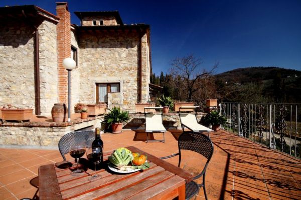 BARN APARTMENT, CHIANTI