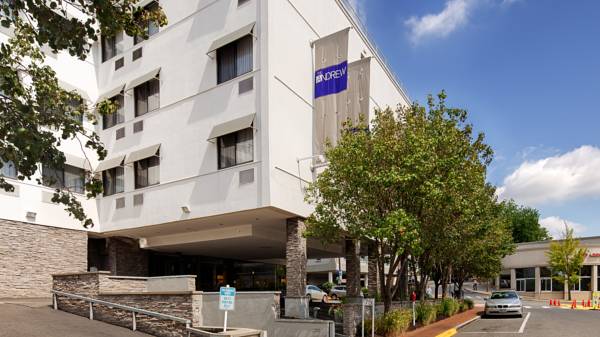 The Andrew Hotel ★★★