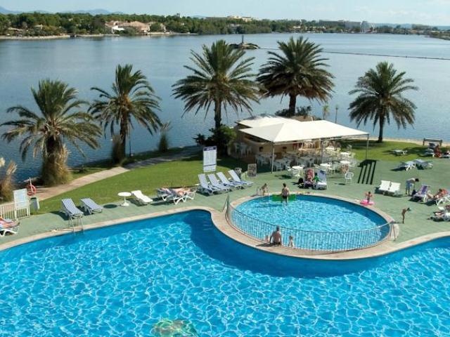 Club Bellevue Apartments