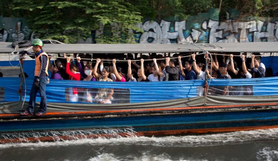 Blast on Bangkok river taxi injures 58 passengers