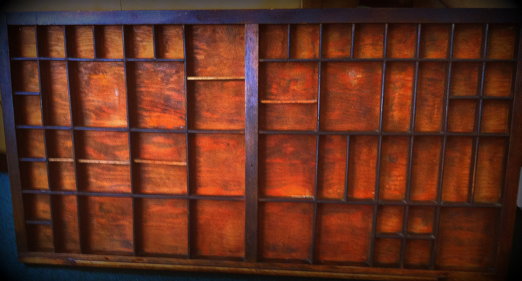 Displaying Collections With Antique Printer’s Trays & Other Little Wooden Shelves