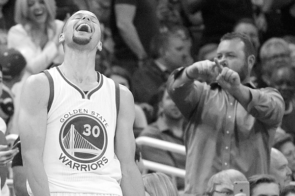 Here's Steph Curry Hitting 128 Threes Over 128 Games In 128 Seconds
